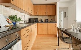 Lux Waterfront 2 Bed Apt, V&A 10Min Walk, St Andrew'S Golf 25Min Drive